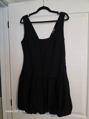 Black Sleeveless Bubble Hem Dress